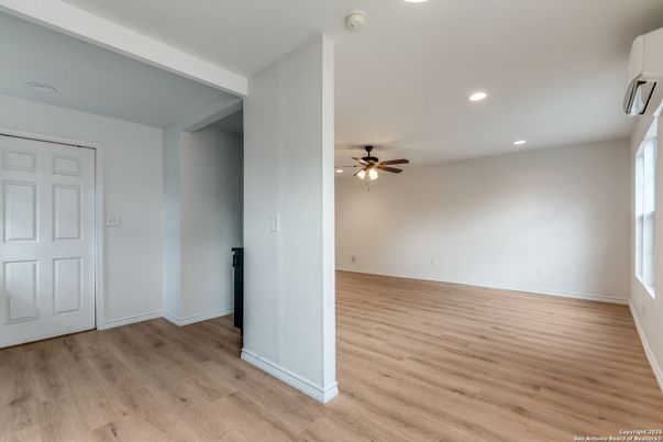 Empty room, Interior, Recessed Lighting, Wood Texture Flooring