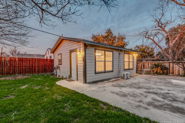 Backyard, Exterior