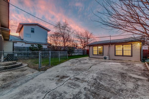 Backyard, Exterior