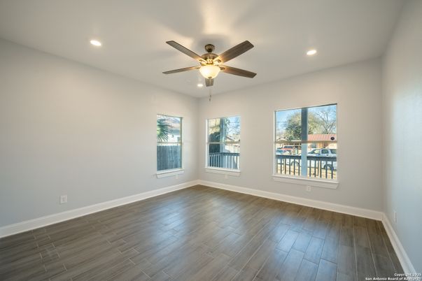 Empty room, Interior, Recessed Lighting, Wood Texture Flooring