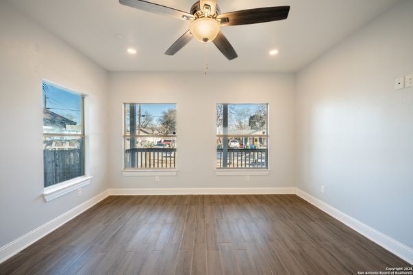 Empty room, Interior, Recessed Lighting, Wood Texture Flooring