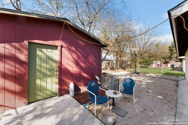 Backyard, Exterior