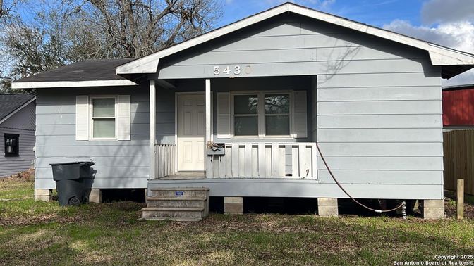 Exterior, Facade, None