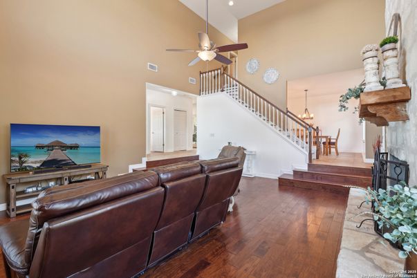 Chandelier, Dining room, Interior, Living room, Pendant Lights, Recessed Lighting, Wood Texture Flooring