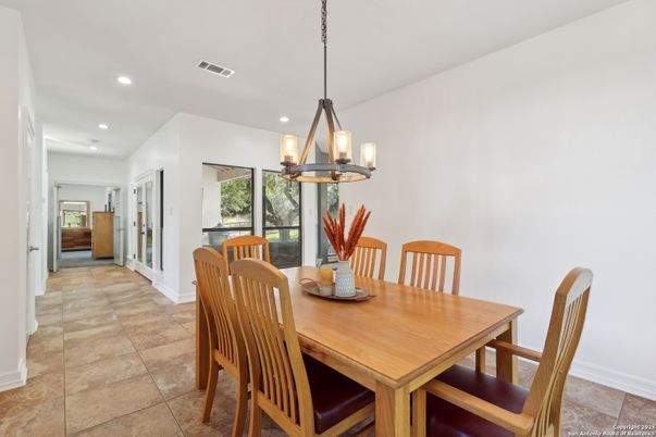 Dining room, Interior, Pendant Lights, Recessed Lighting