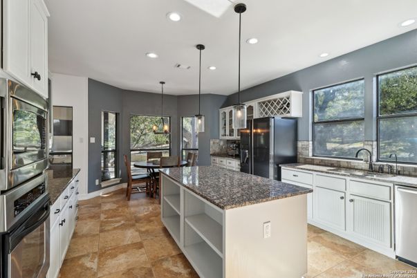 Dining room, Interior, Kitchen, Pendant Lights, Recessed Lighting, Stainless Steel Appliances