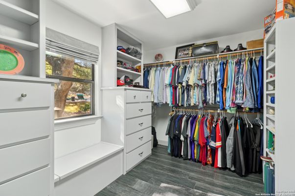 Interior, Walk-in Closets, Wood Texture Flooring