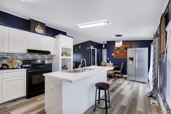 Dining room, Interior, Kitchen, Stainless Steel Appliances, Wood Texture Flooring