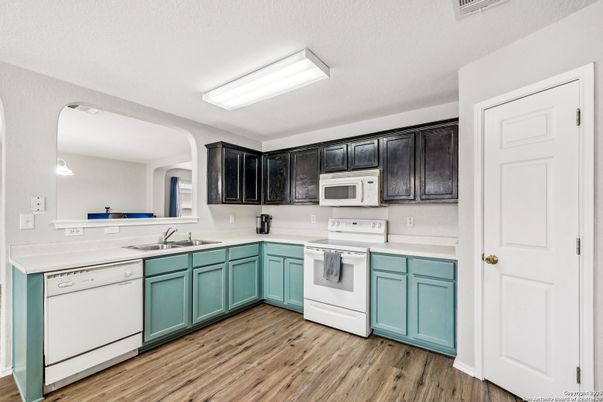 Interior, Kitchen, Pendant Lights, Wood Texture Flooring