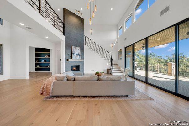 Fireplace, Interior, Living room, Pendant Lights, Recessed Lighting, Wood Texture Flooring