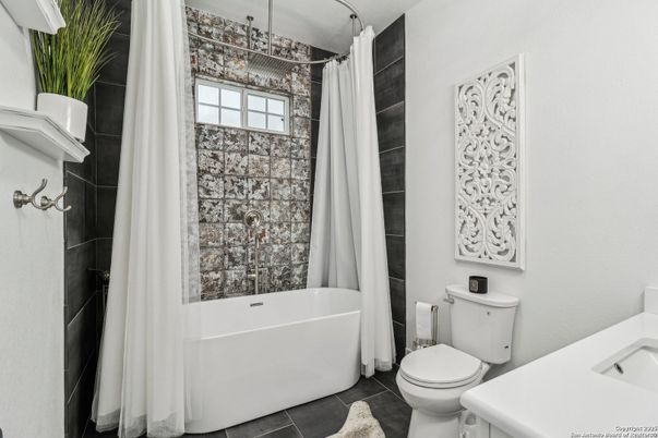 Bathroom, Free Standing Baths, Interior