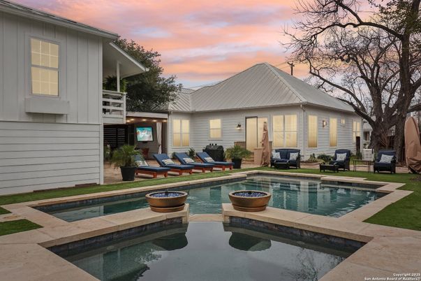Exterior, Pool