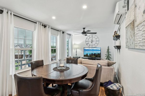 Dining room, Interior, Recessed Lighting