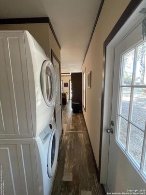 Interior, Utility Closets, Washer, Wood Texture Flooring
