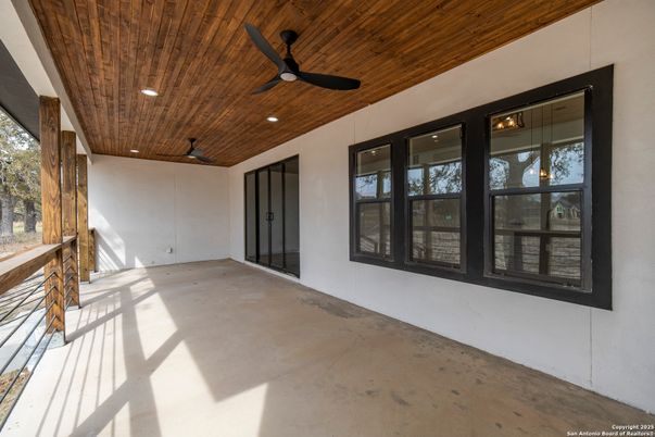 Empty room, Interior, Recessed Lighting, Wooden Ceilings