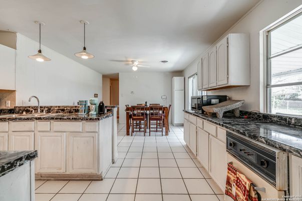 Dining room, Interior, Kitchen, Pendant Lights
