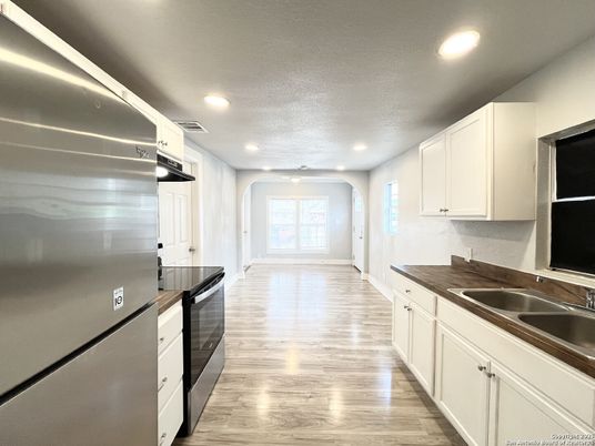 Interior, Kitchen, Recessed Lighting, Wood Texture Flooring