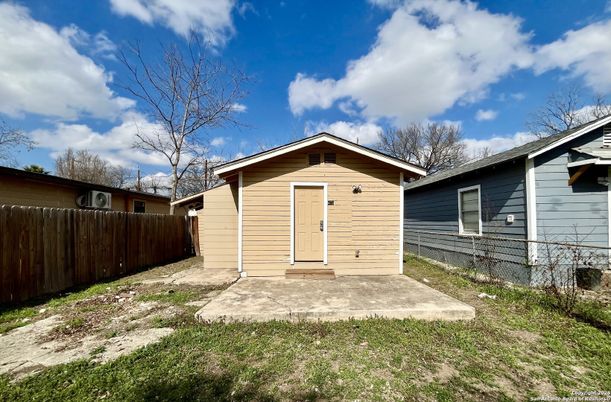 Backyard, Exterior