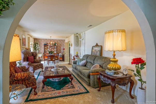 Chandelier, Dining room, Interior, Living room