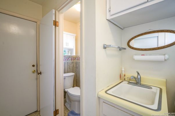 Bathroom, Interior