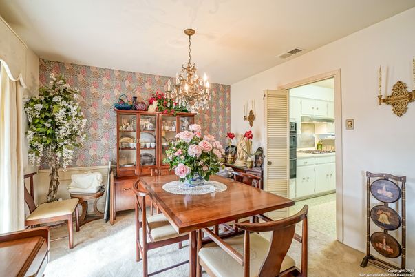 Chandelier, Dining room, Interior