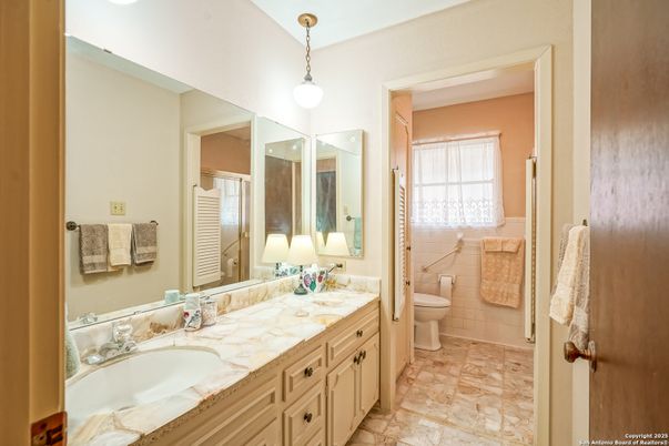 Bathroom, Dual Sink Vanities, Interior, Pendant Lights