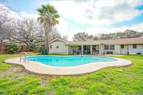 Exterior, Pool