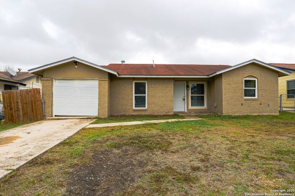 Attached, Exterior, Facade, Brick Facade, Ranch
