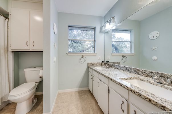 Bathroom, Dual Sink Vanities, Interior