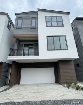 Attached, Exterior, Facade, Rowhouse