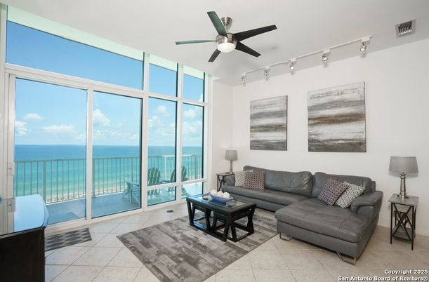 Interior, Living room, Sun Room, Water