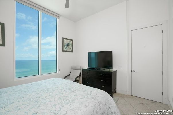 Bedroom, Interior, Water