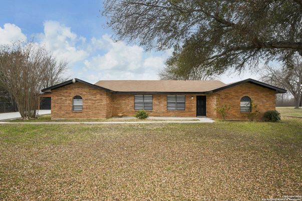 Exterior, Facade, Brick Facade, Ranch