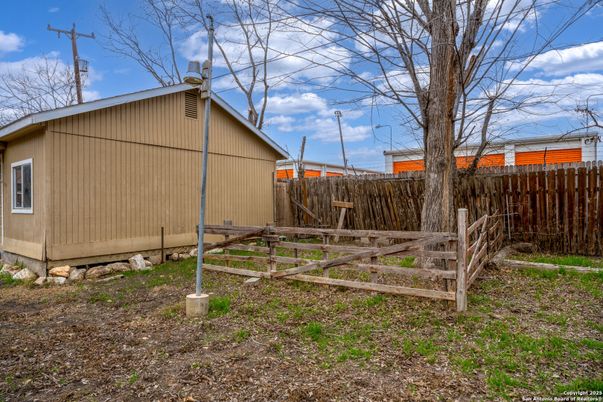 Backyard, Exterior