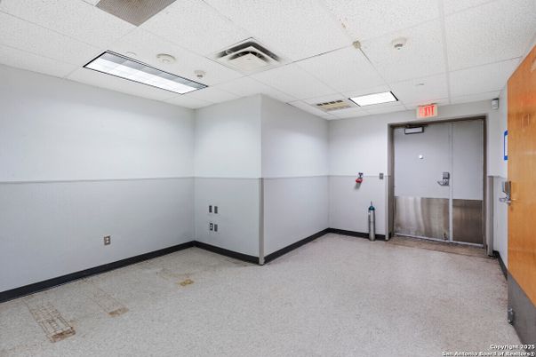 Elevator, Empty room, Interior, Recessed Lighting