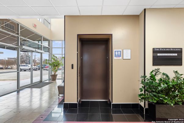 Elevator, Interior