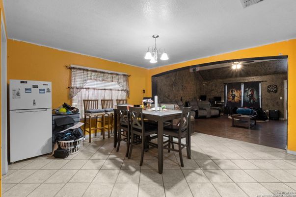 Dining room, Interior, Living room, Pendant Lights