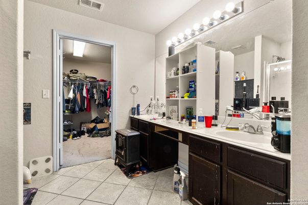 Interior, Walk-in Closets