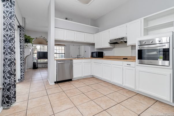 Interior, Kitchen, Stainless Steel Appliances