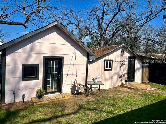 Backyard, Exterior