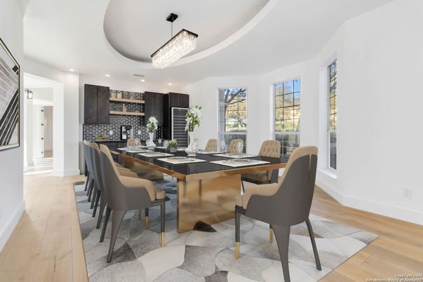 Chandelier, Dining room, Interior, Recessed Lighting, Wood Texture Flooring