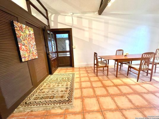 Dining room, Interior