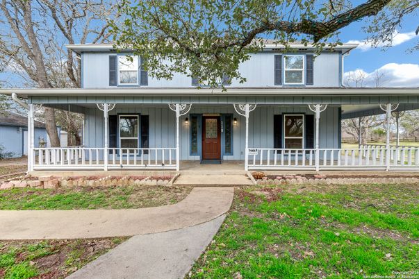 Exterior, Facade, American Foursquare