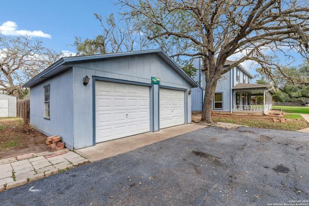 Detached Garage, Exterior