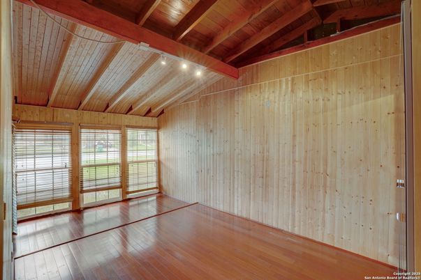 Empty room, Interior, Wooden Beams, Wooden Ceilings, Wood Texture Flooring, Wooden Walls