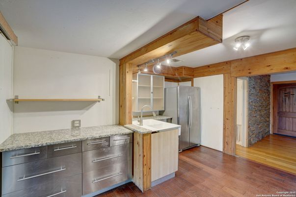 Interior, Kitchen, Washer, Wood Texture Flooring
