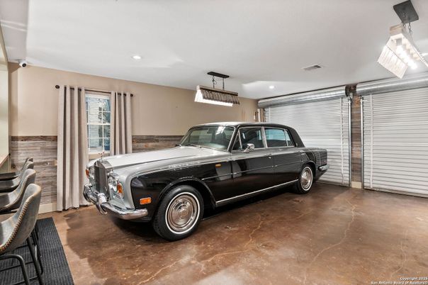 Garage, Interior, Recessed Lighting