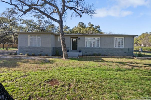 Backyard, Exterior, Facade, Ranch