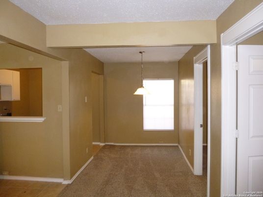 Empty room, Interior, Pendant Lights