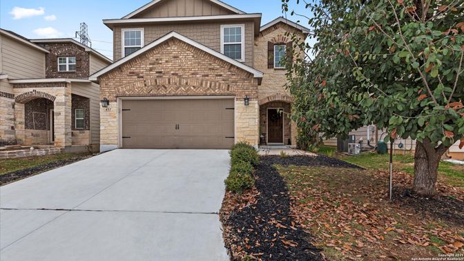 Attached, Exterior, Facade, Brick Traditional